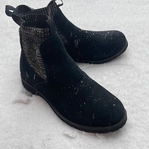 SOLD-The North Face Waterproof Boots